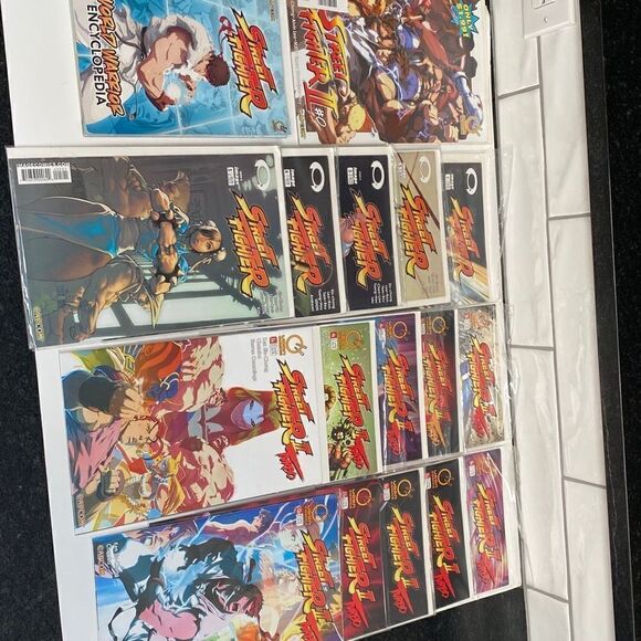Streetfighter Other - Lot of 17 Streetfighter/Streetfighter II Turbo & encyclopedia book comics ALL NM